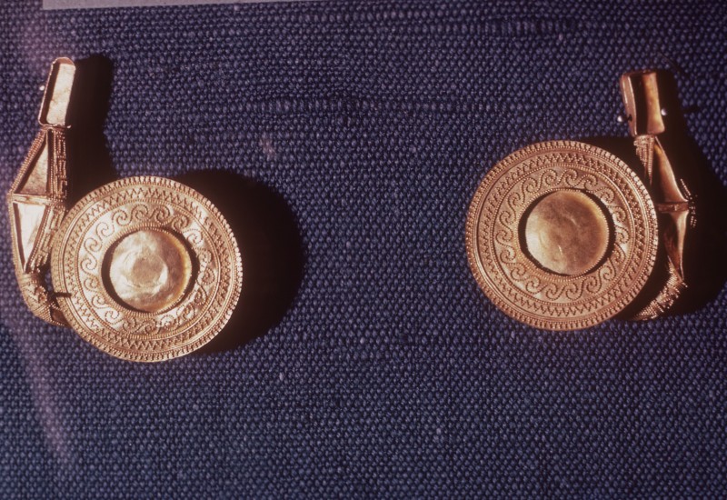 Ohrringe (granuliert), Durchmesser ca. 3 cm