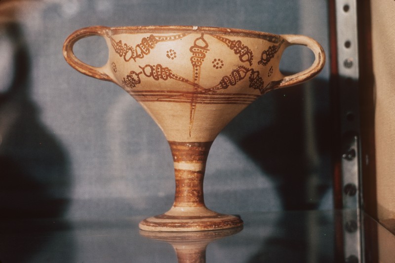 Mykenischer Trinkbecher von Jalysos (Rhodos), späthelladisch, IIIa, ca. 1350 v. Chr.