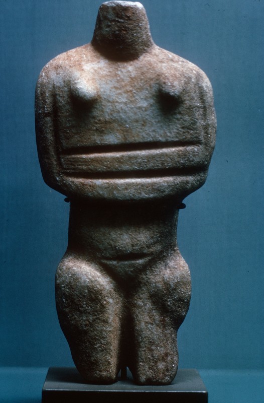 Kykladisches weibliches Idol, (Kopf fehlt), Marmor, Höhe 23,1, 3. Jtsd.