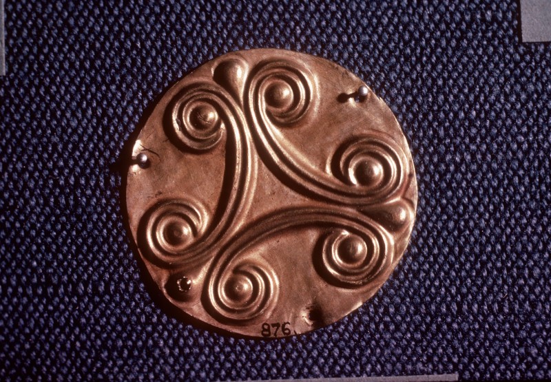 Kleiderornament, Goldplatte, 7. Jhdt., Durchmesser ca. 3,5 cm